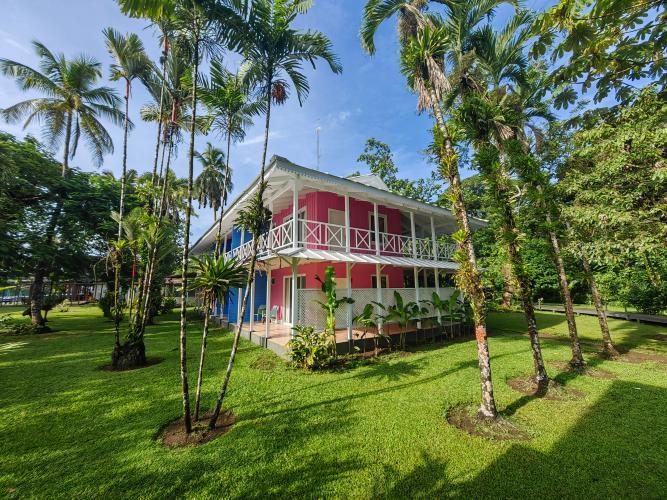 Tortuga & Gardens By Boeena Tortuguero