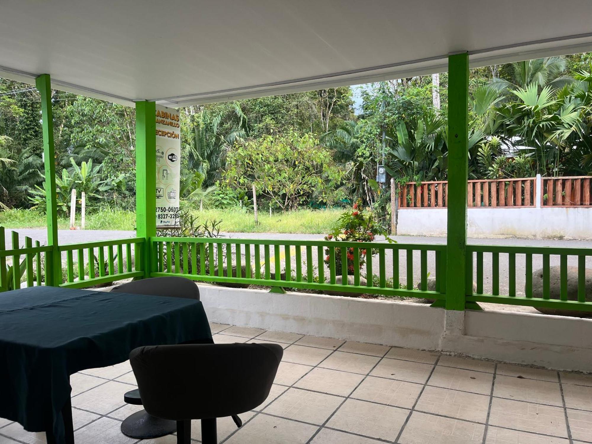 Cabinas Caribe * Manzanillo (Limon)