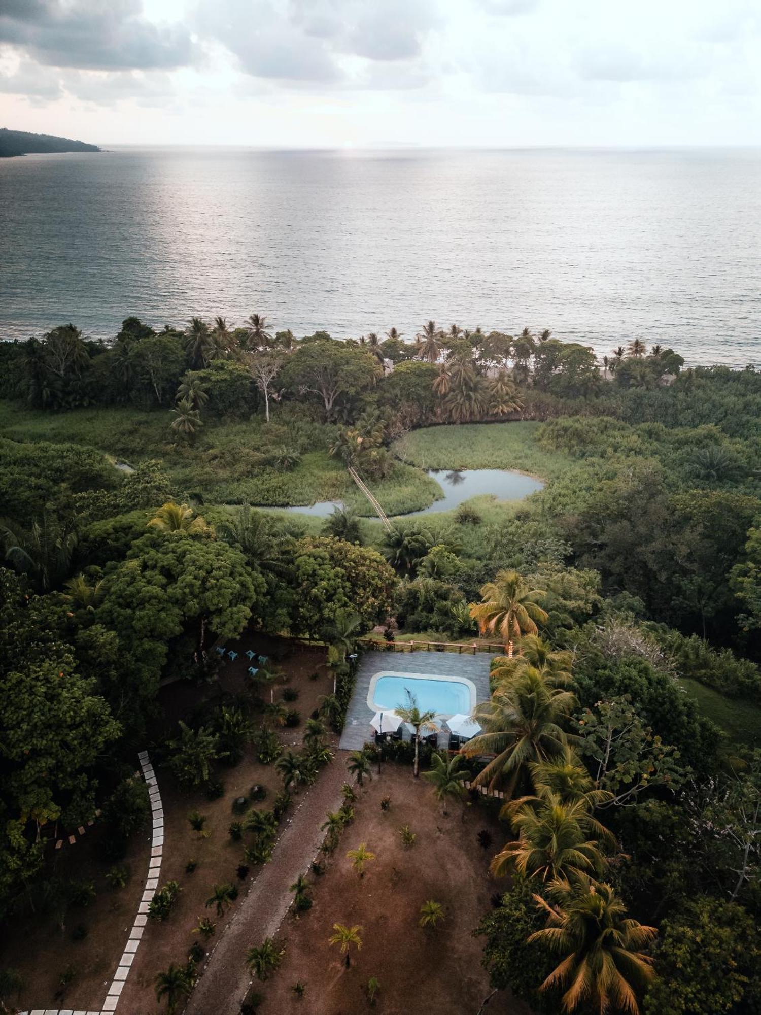 Natural Boutique Drake Bay