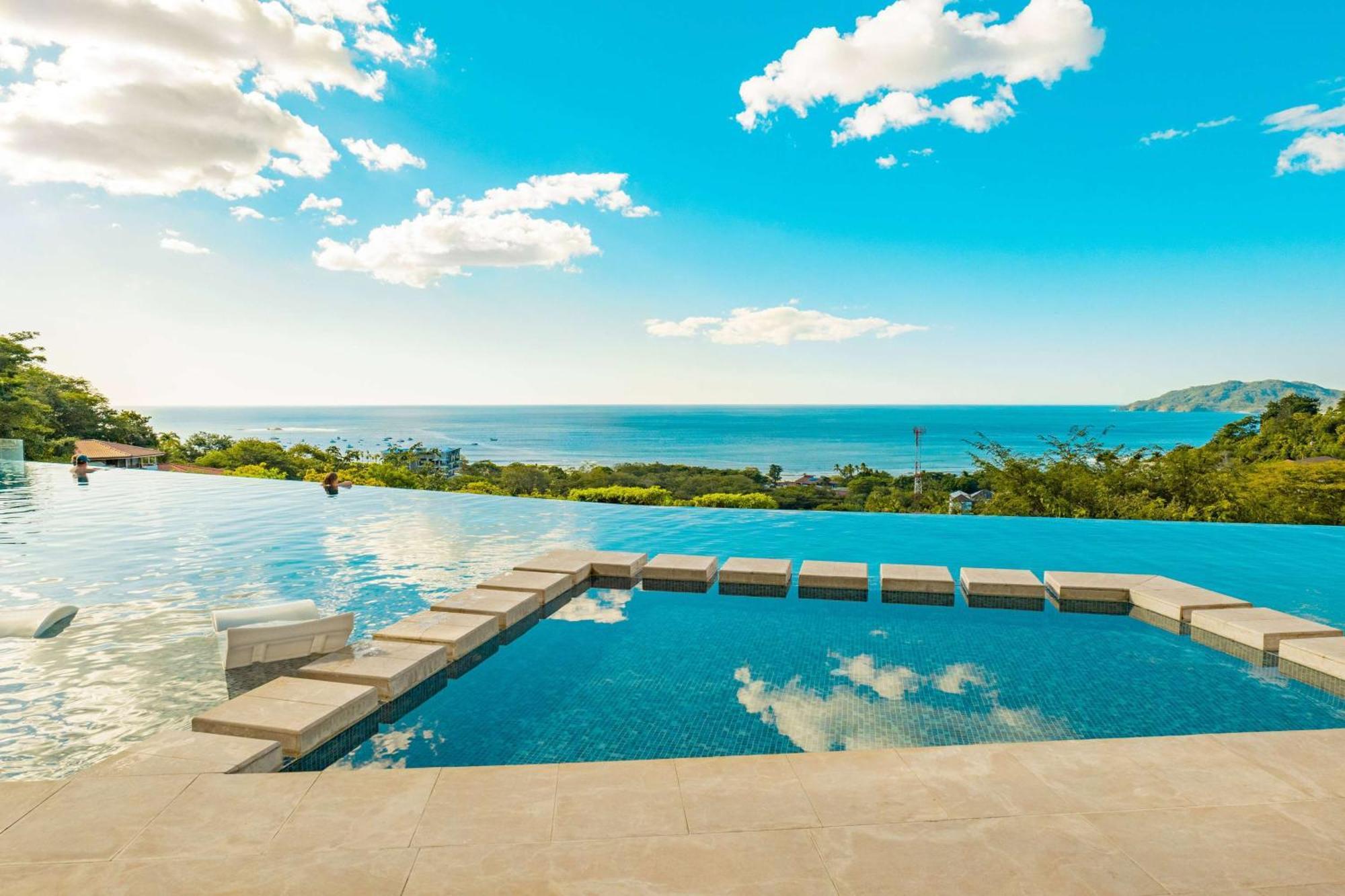 Wyndham Hotel 4*
