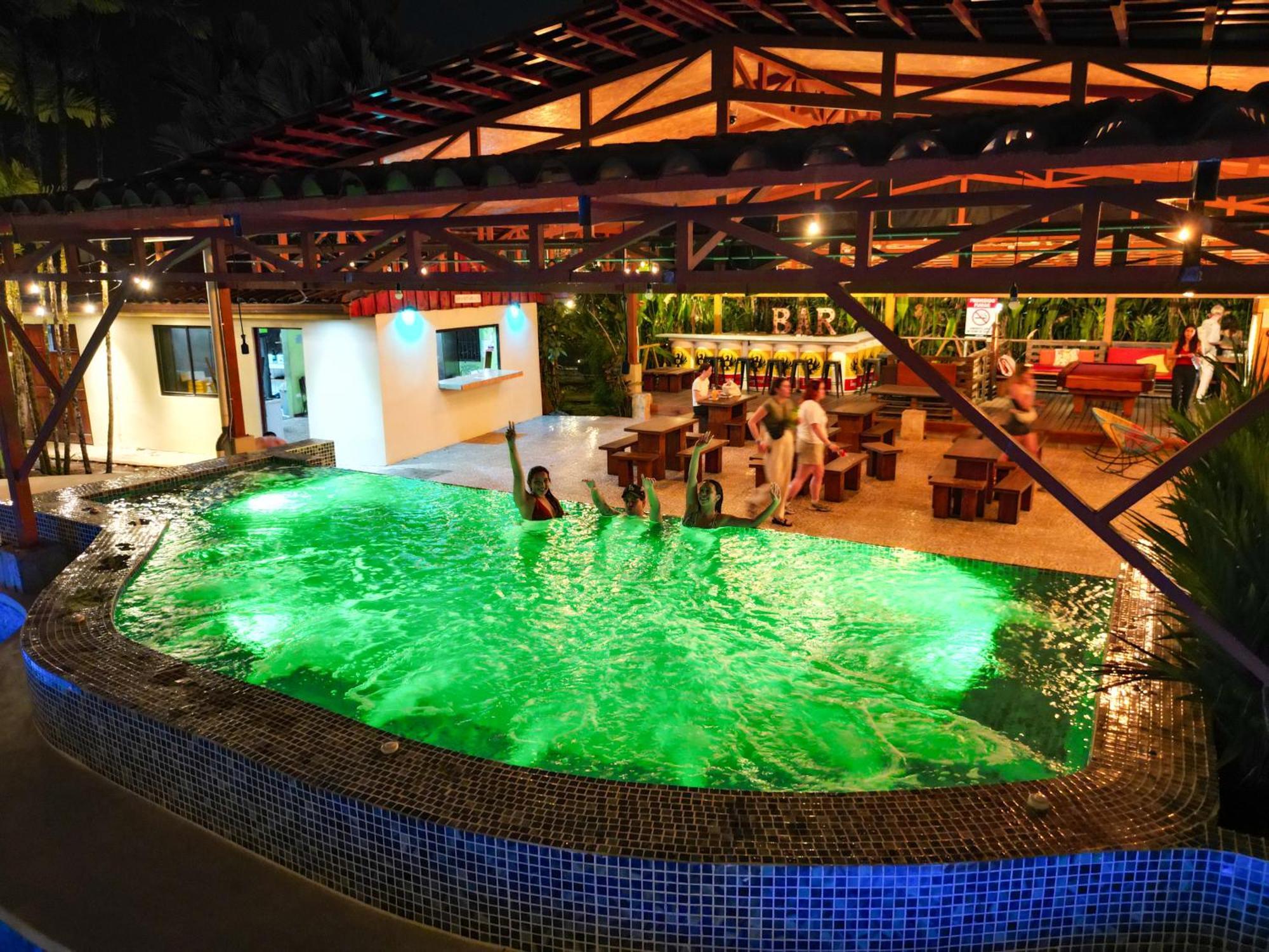 Hostel Arenal Backpackers *