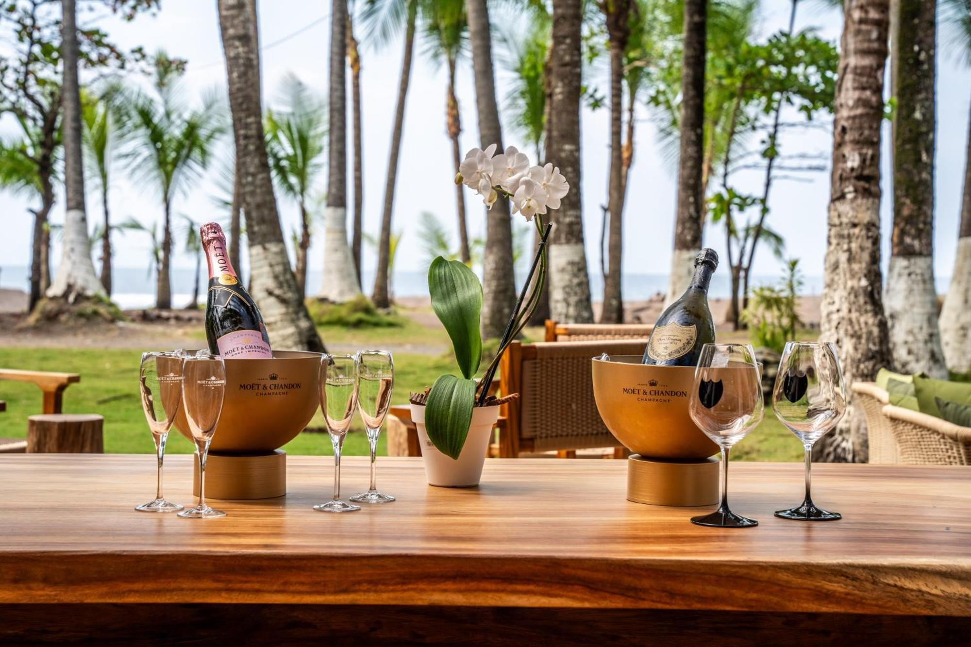 Hotel Lia Beachfront