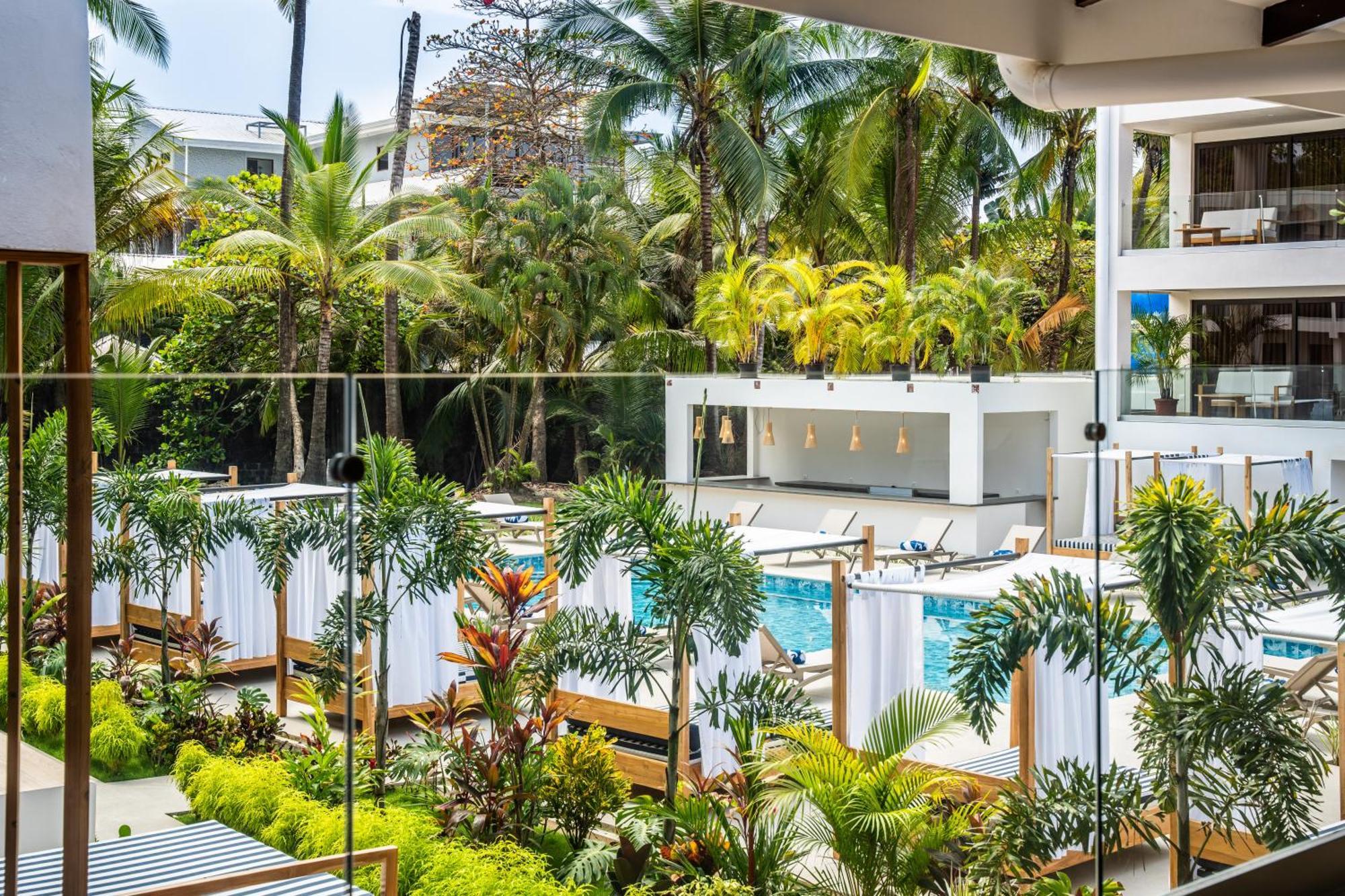 Lia Beachfront Hotel