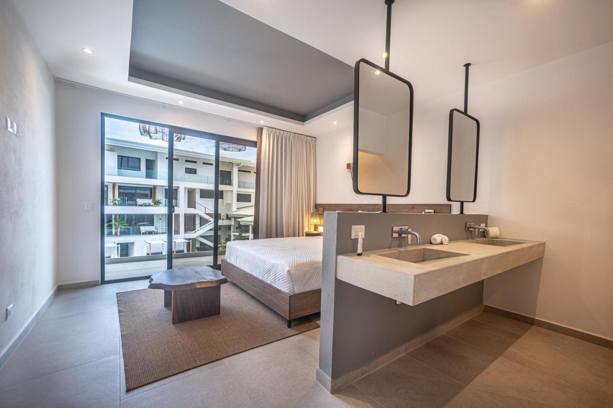 Hotel Lia Beachfront *