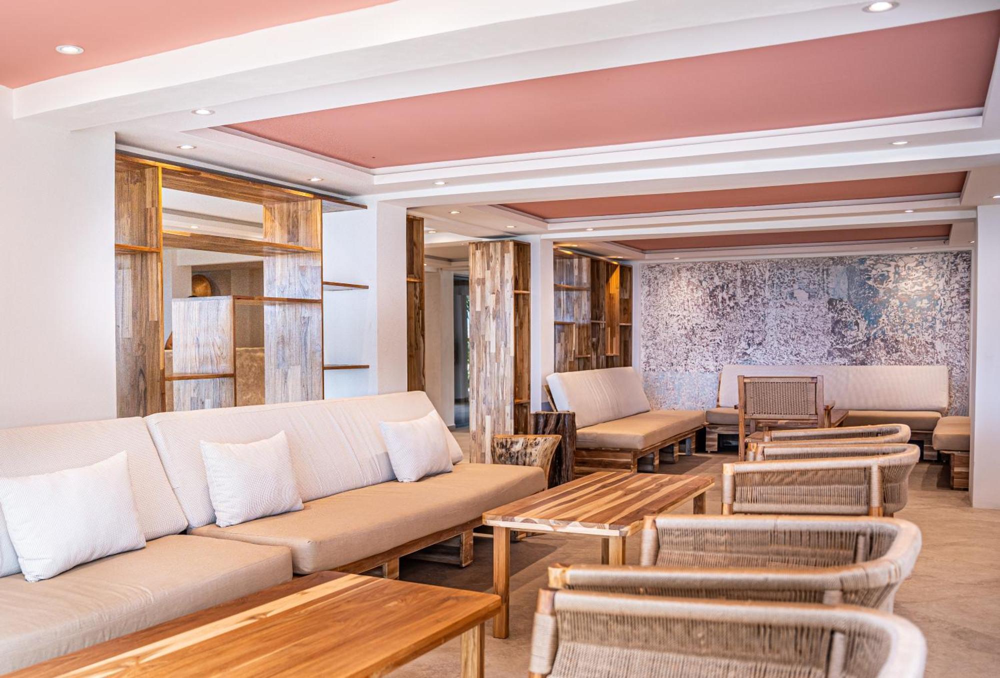 Hotel Lia Beachfront