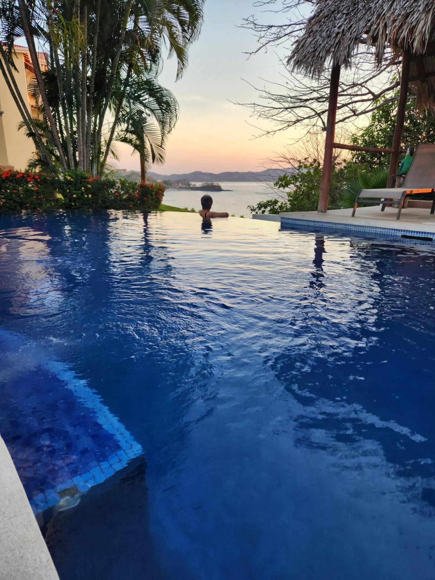 Stunning With Panoramic Beach, Ocean, And Mountain Views In Holiday home