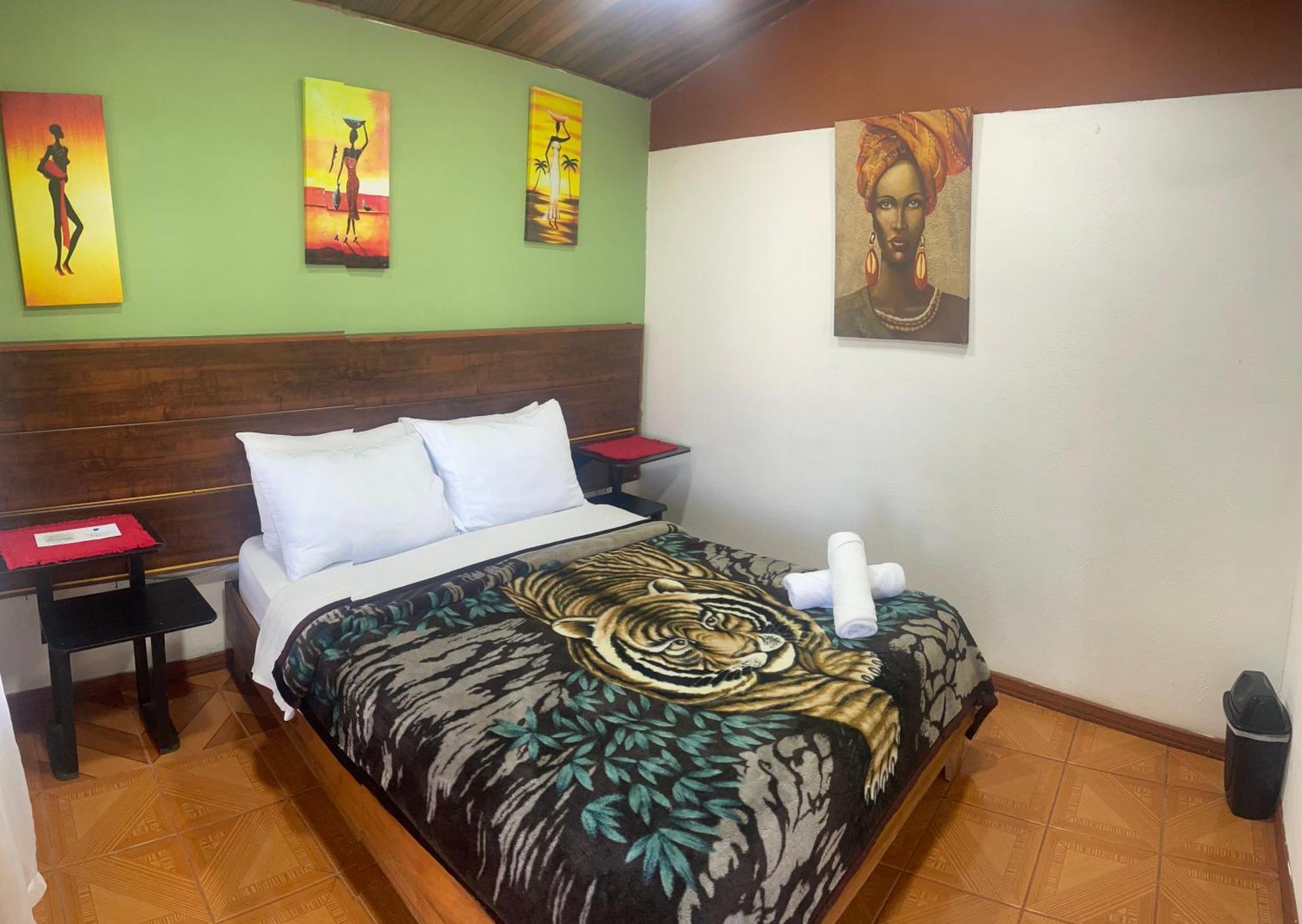 Hostel Cabinas Vista Al Golffo Monteverde