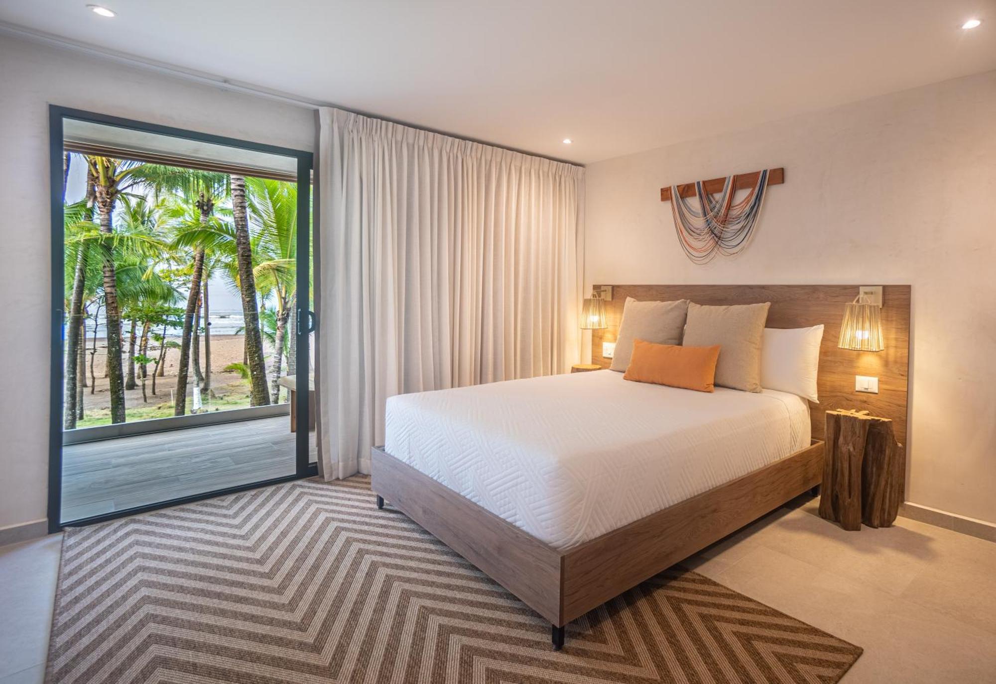 Lia Beachfront Hotel Jaco