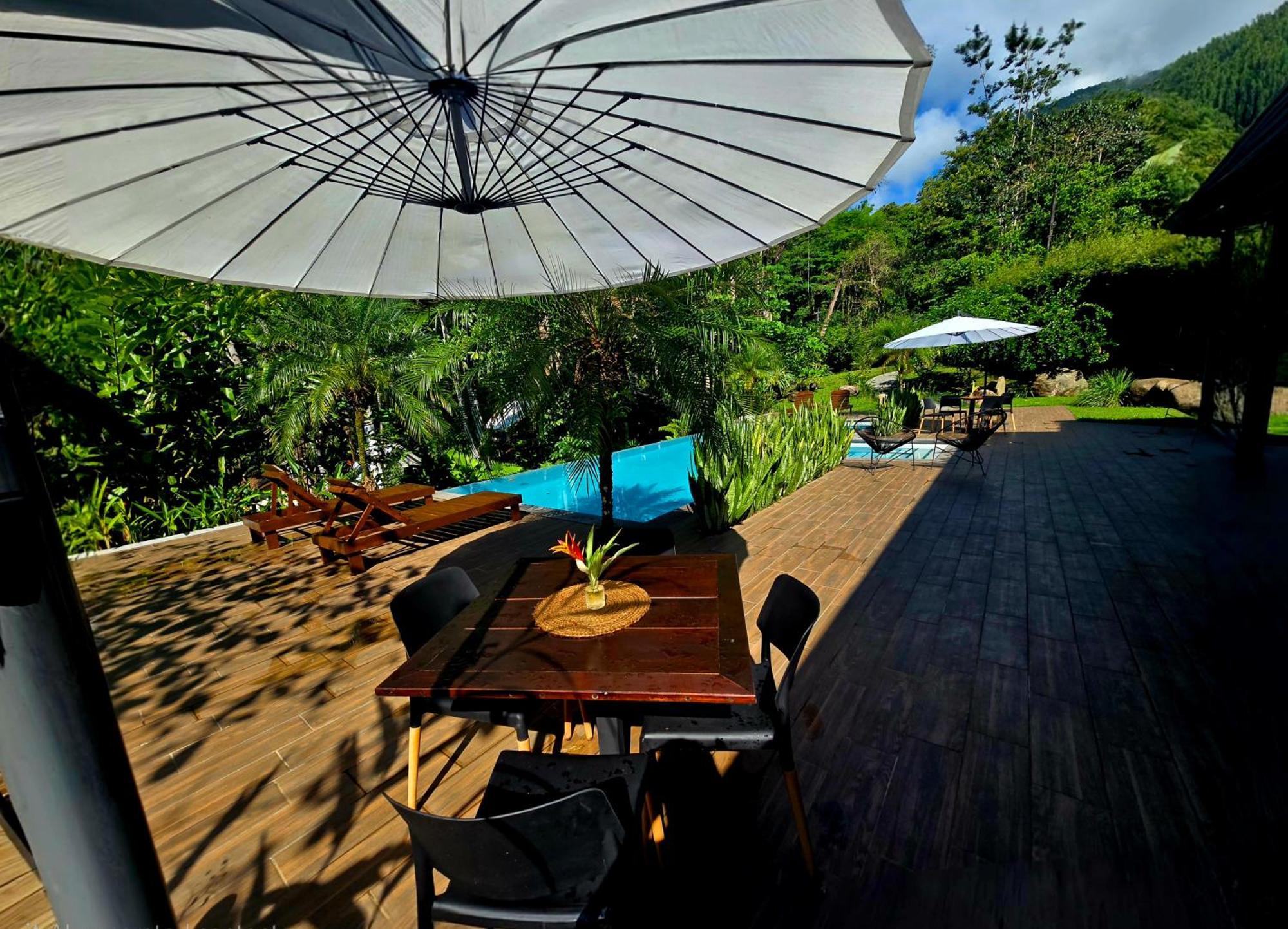 Jungle River Resort *