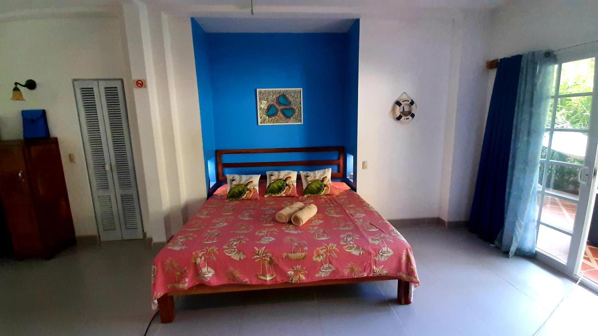 Down By The Sea Beachfront Apartment *