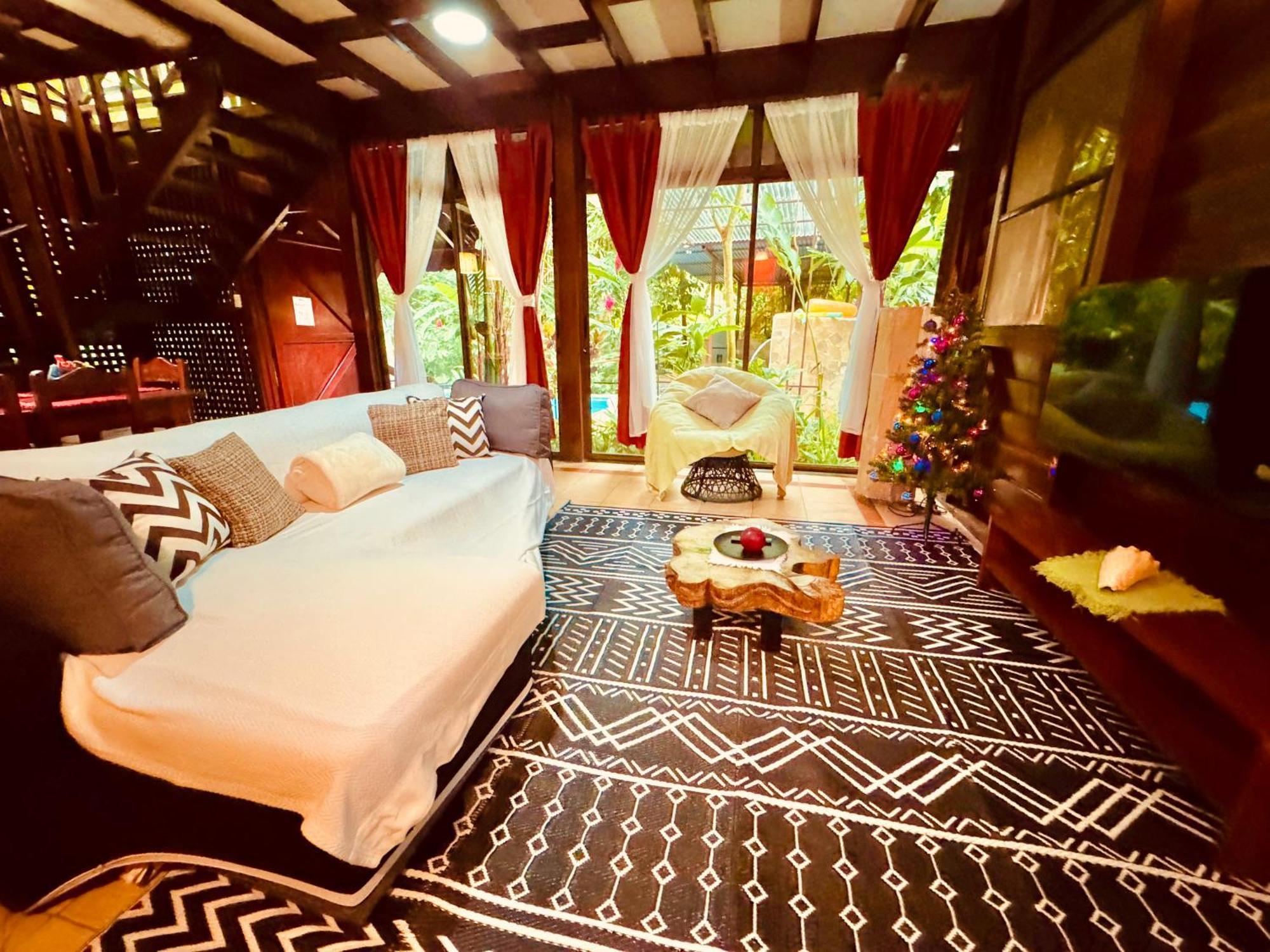 Elita Luxurious Villa, Pool, Jacuzzi, Ac Wellness