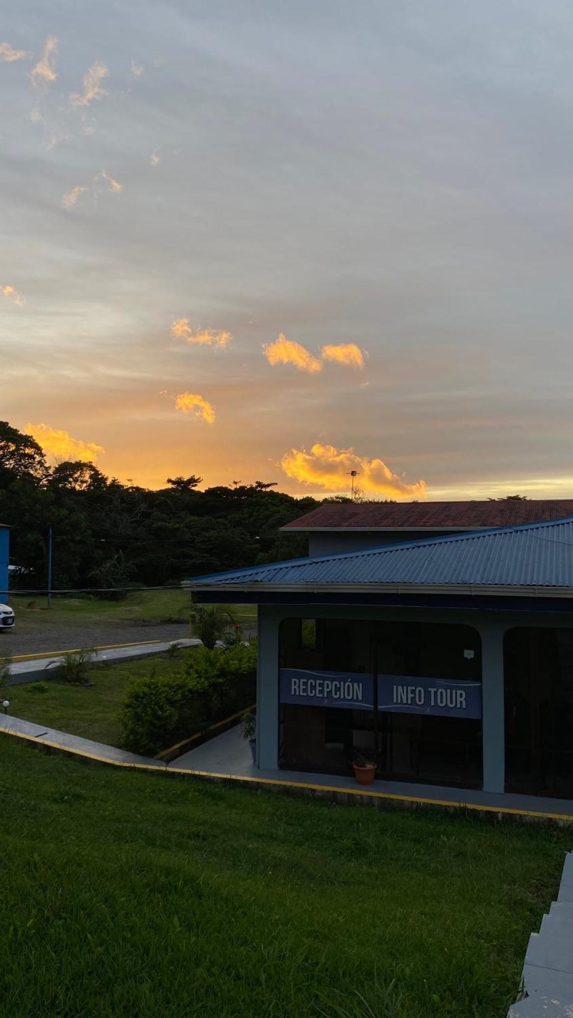 Bed & Breakfast Nafre House Monteverde