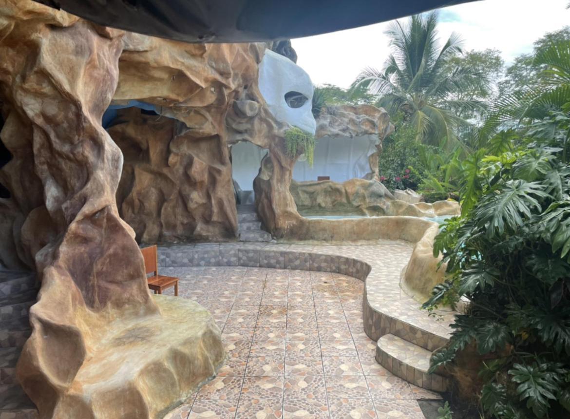 La Perla Negra Eco Pirate Hotel