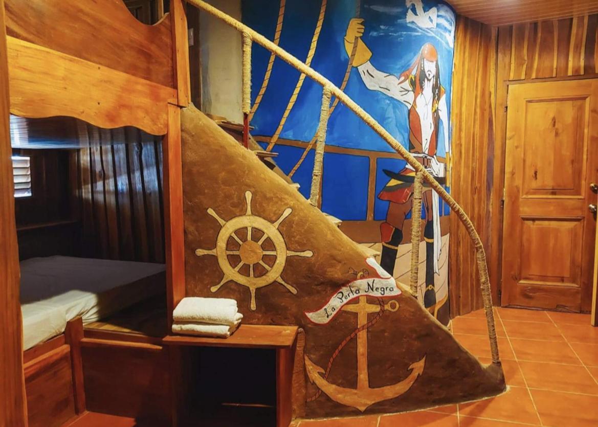 La Perla Negra Eco Pirate Puntarenas