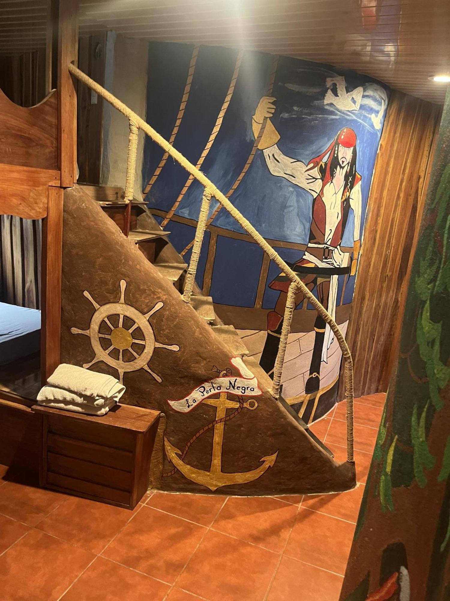 La Perla Negra Eco Pirate Puntarenas