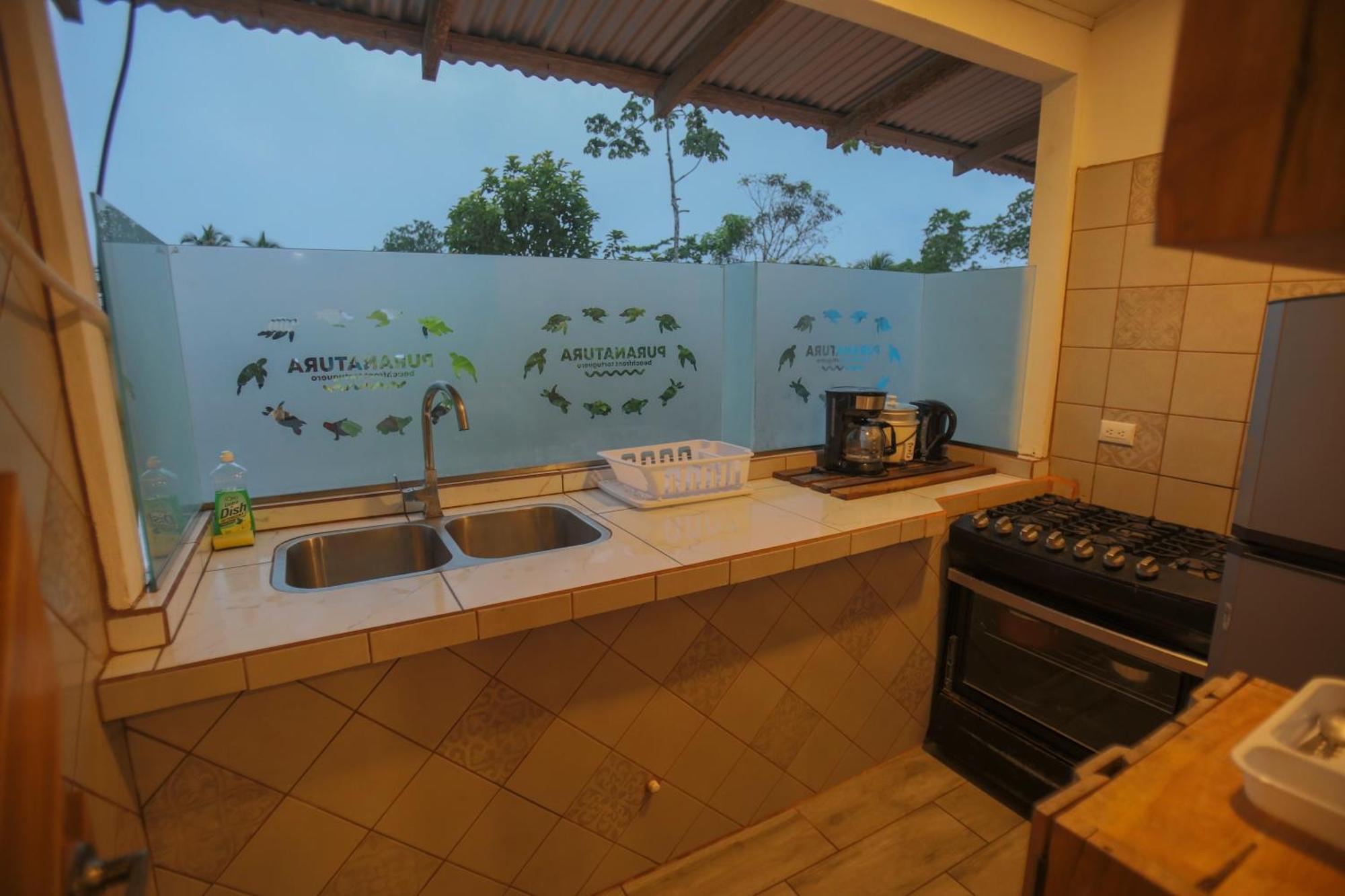 Pura Natura Beachfront Guest house *