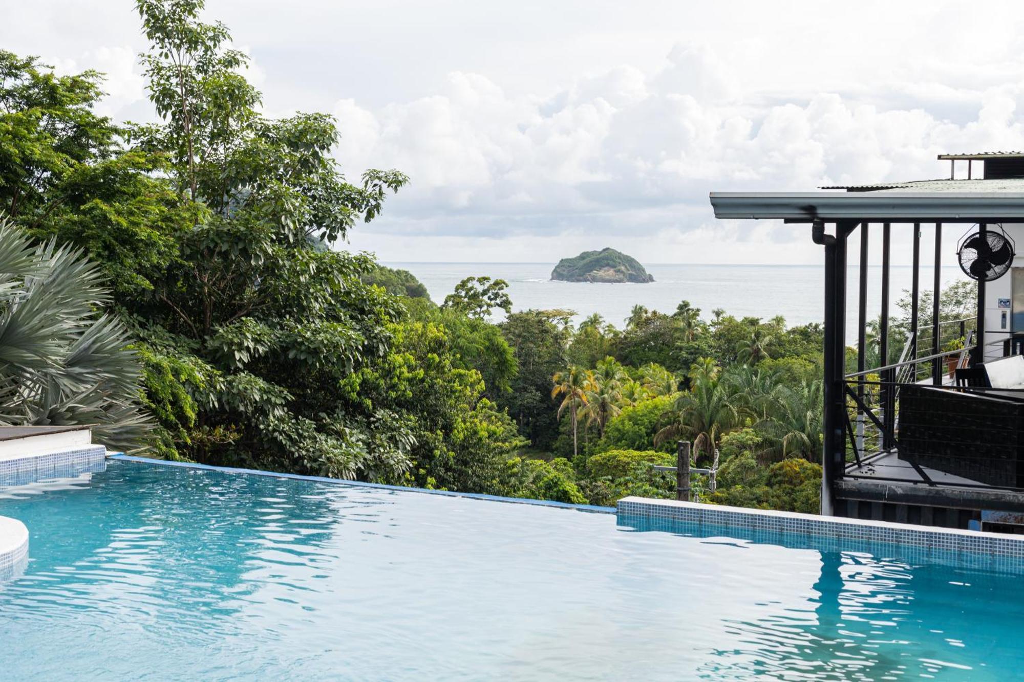 Hotel El Faro Containers Manuel Antonio