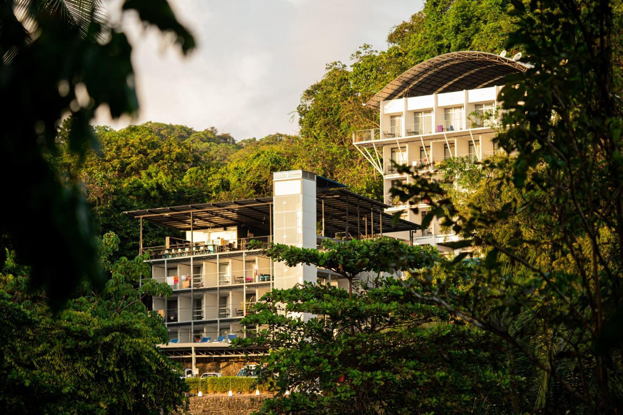 El Faro Containers Hotel