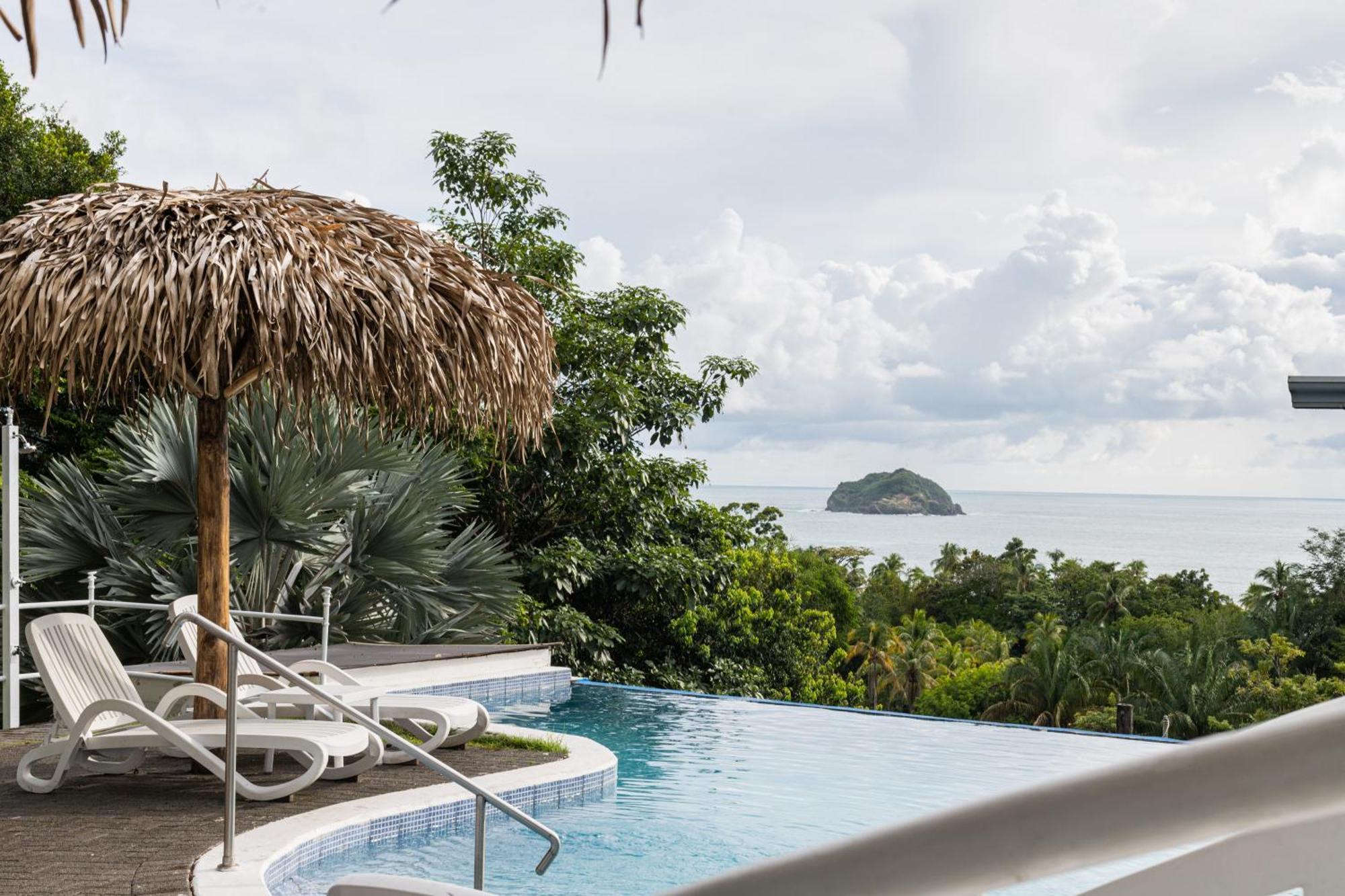 El Faro Containers Hotel Manuel Antonio