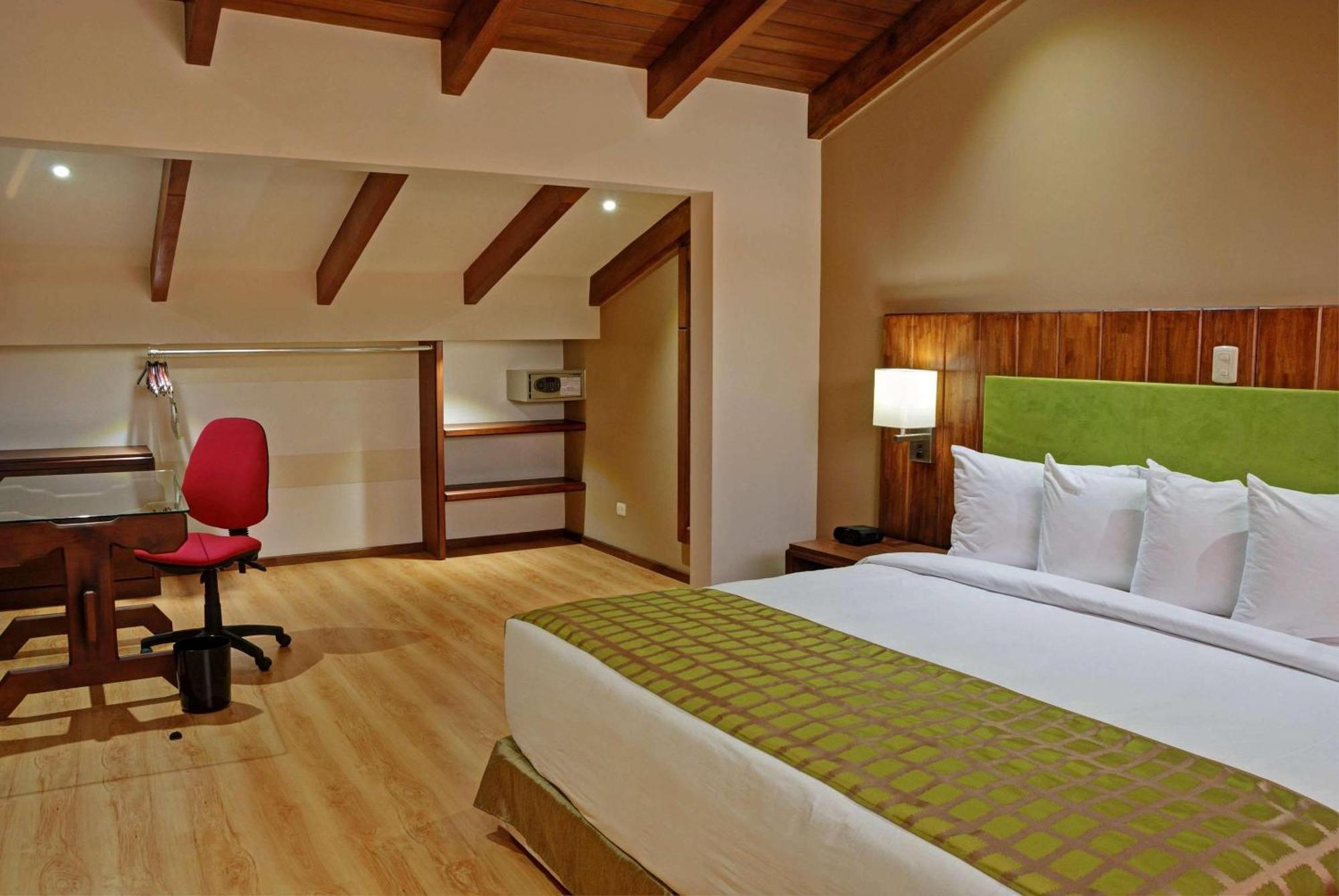 Country & By Radisson, Aeropuerto, Costa Rica
