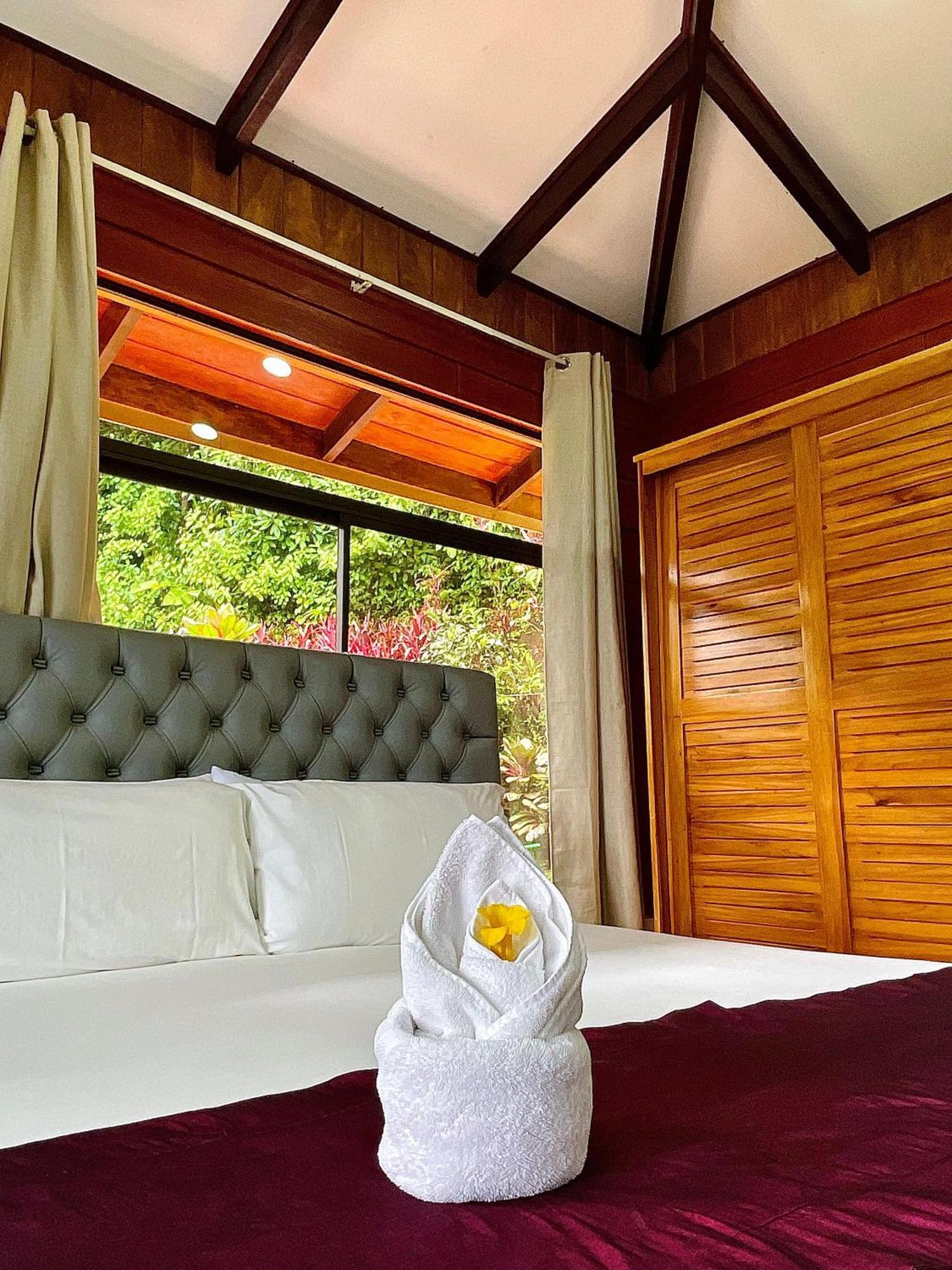 Heliconias Rainforest Lodge