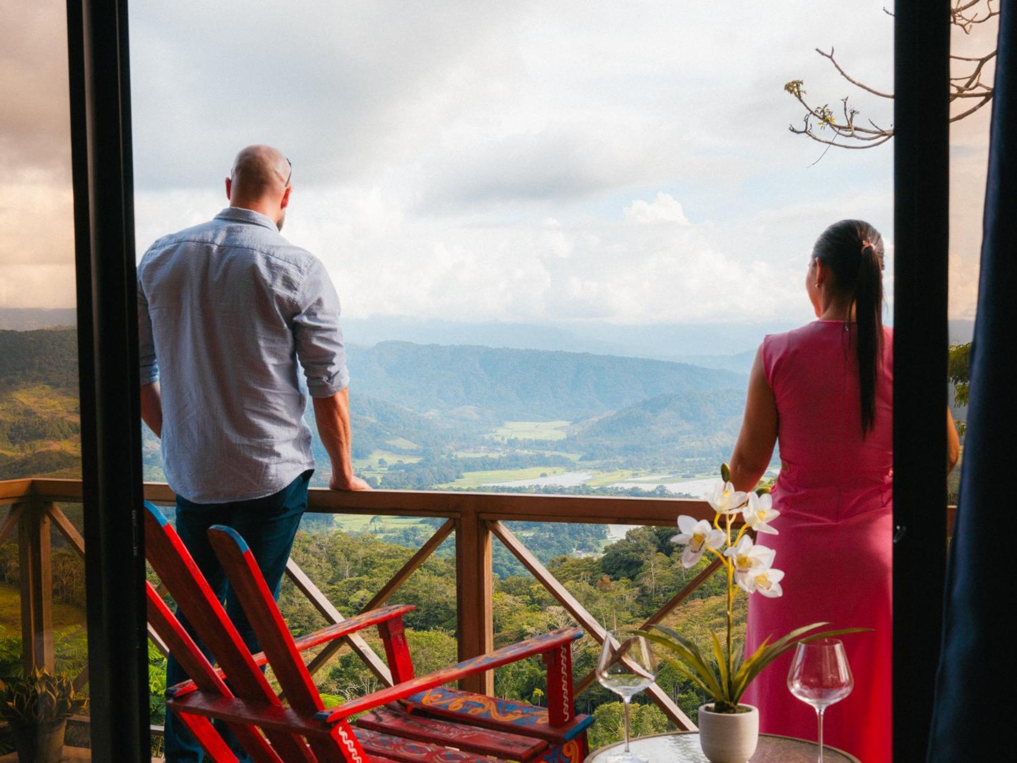 Glamping Renacer Vistas Turrialba, Paris