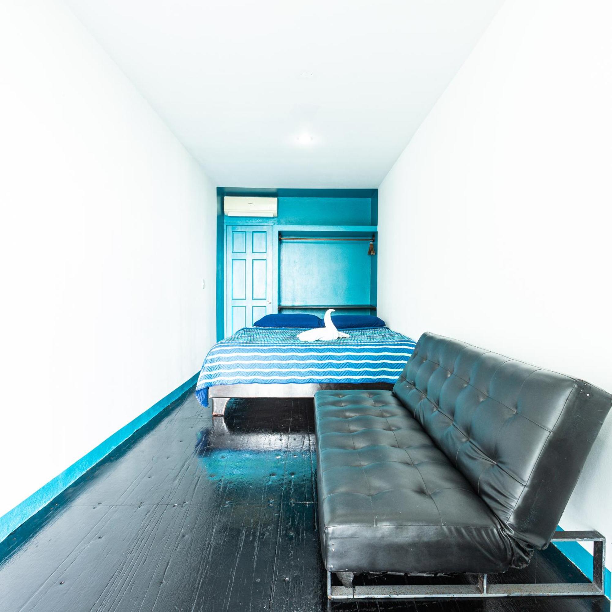 El Faro Containers Hotel