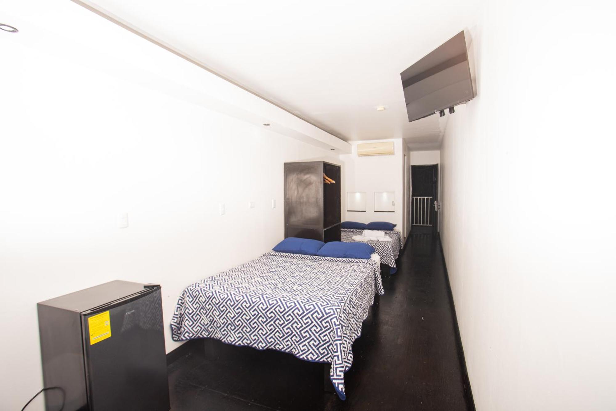 El Faro Containers 3* Manuel Antonio