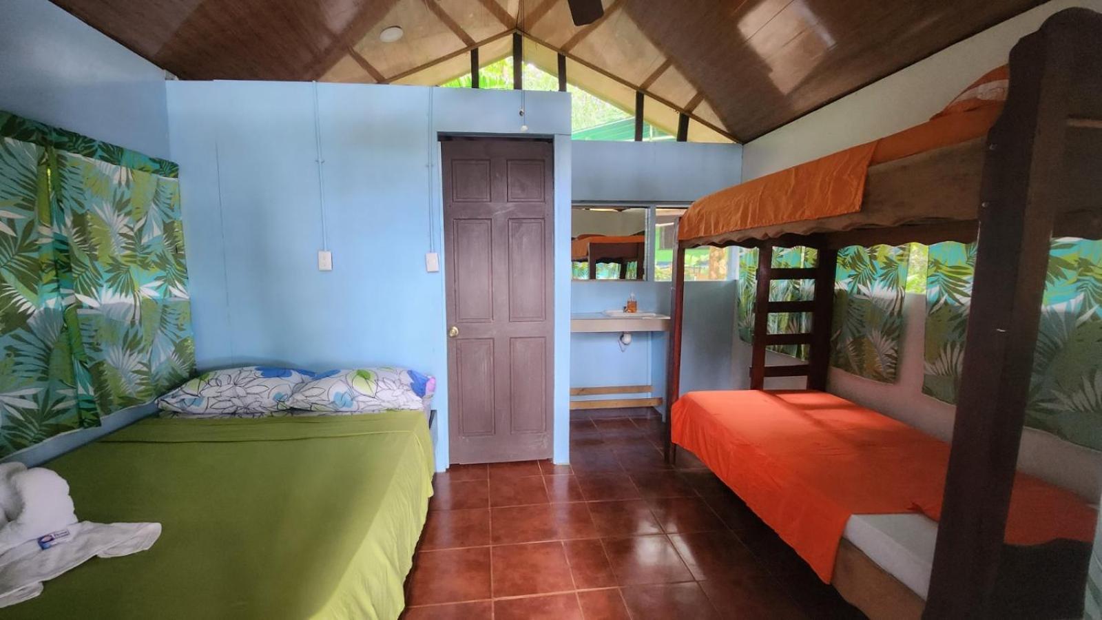 Hostel Corcovado Adventures