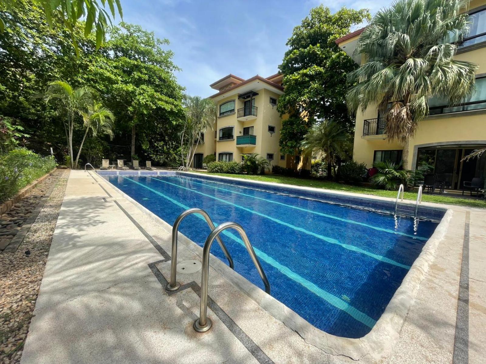 Apartment The Oaks Pool Front Fast Wifi *