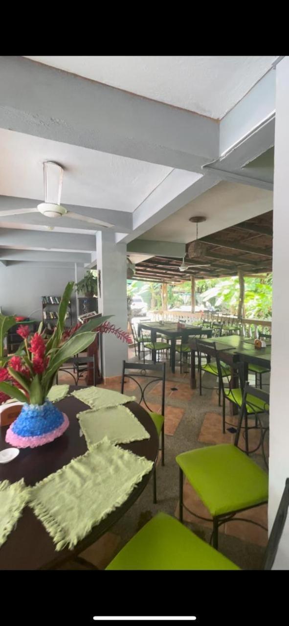 House Of The Macaws Bed & Breakfast