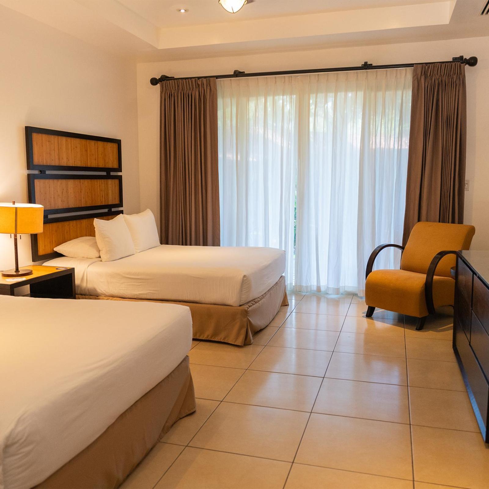 Cc Front Papagayo