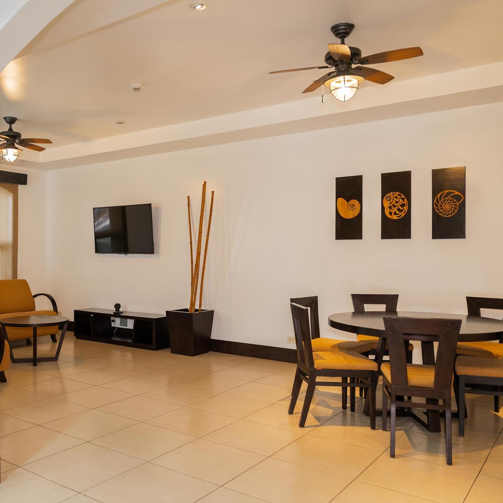 Cc Front Papagayo 4*