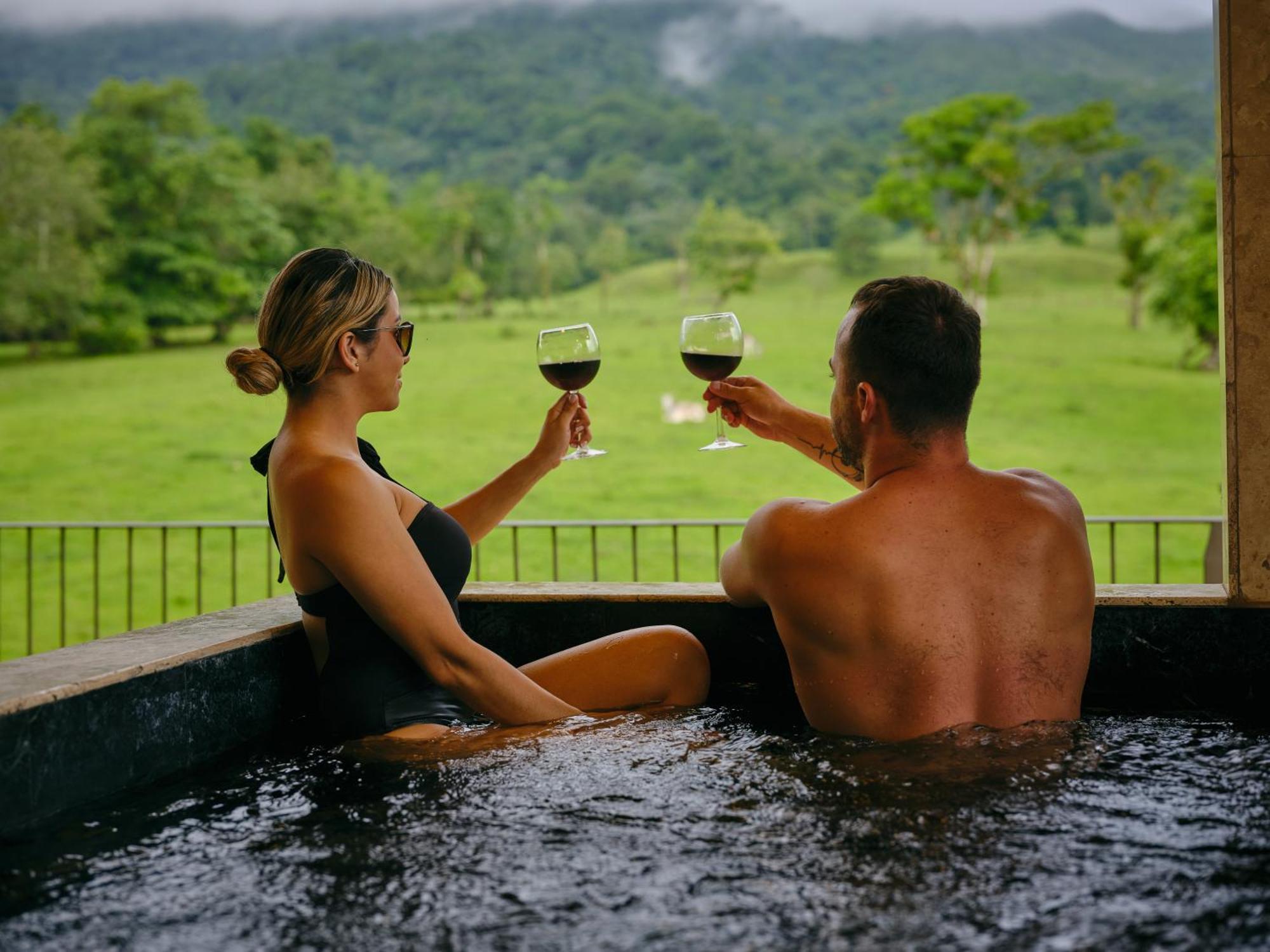 Paradise Hot Springs - Thermal Water & Volcano Views 4*