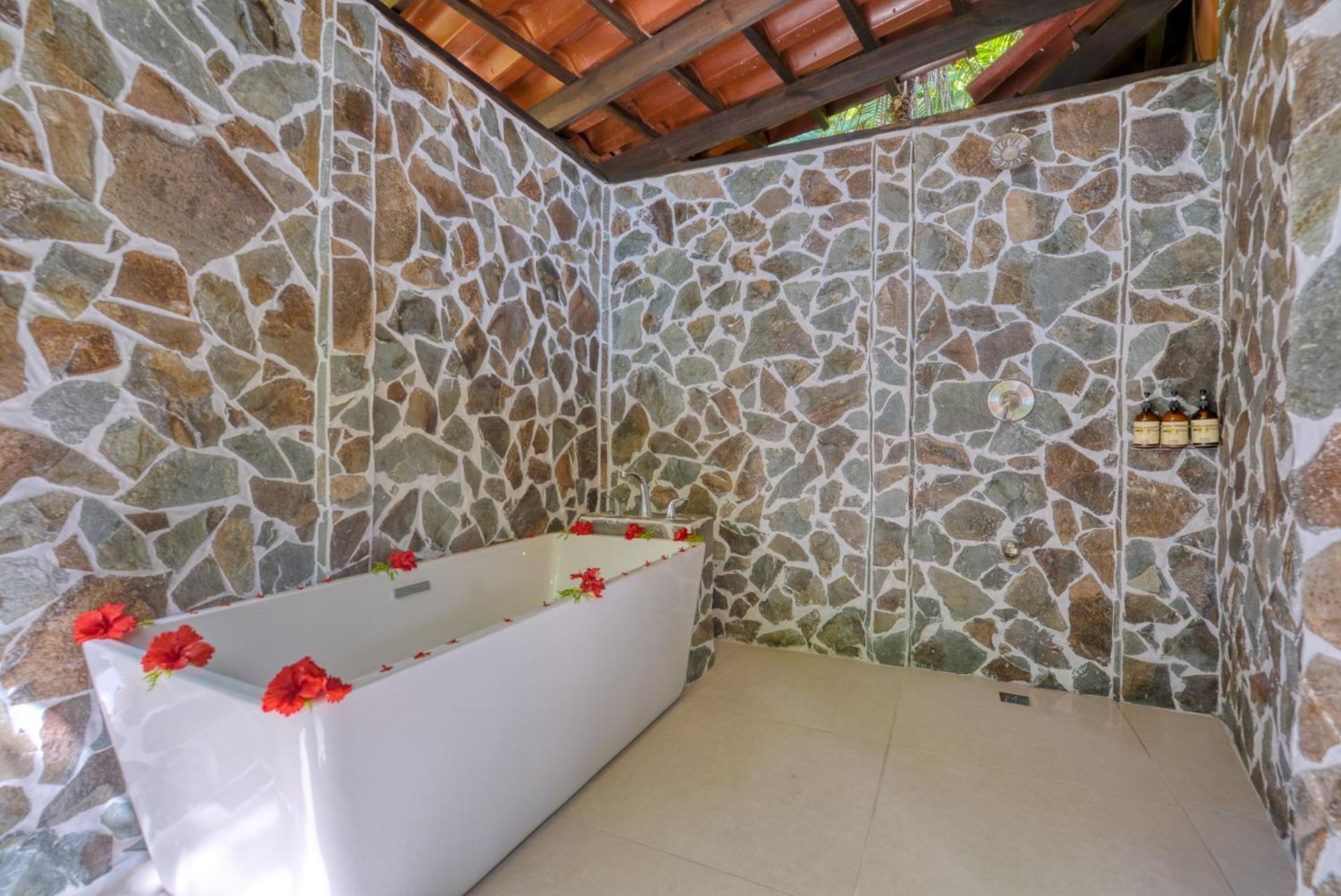 Ylang Ylang Hotel 3*