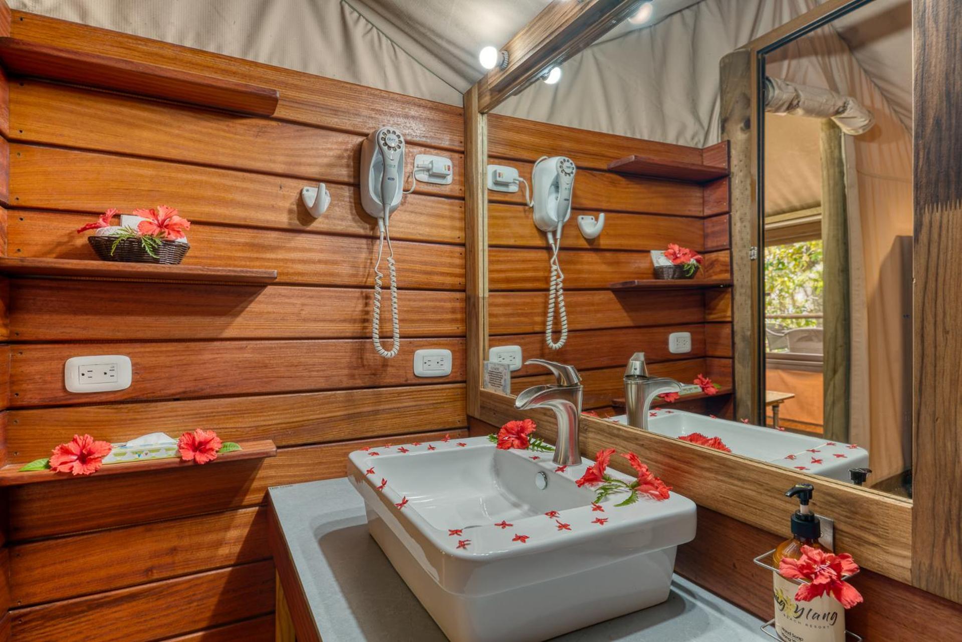 Ylang Ylang Hotel