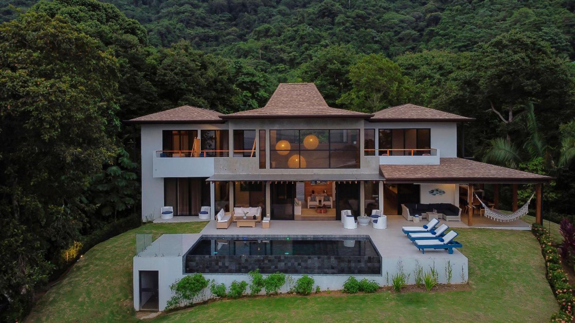 Kanik - Luxury With Heavenly Views Villa *