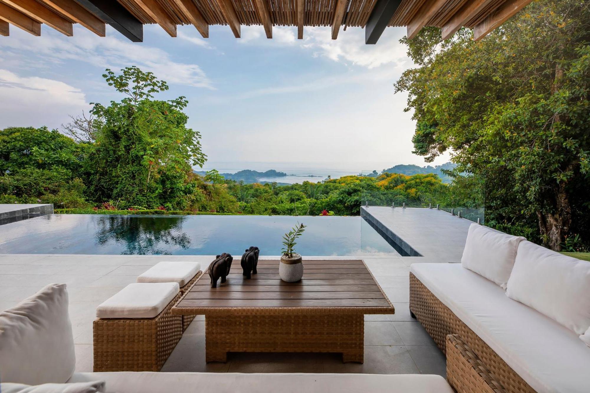 Kanik - Luxury With Heavenly Views *
