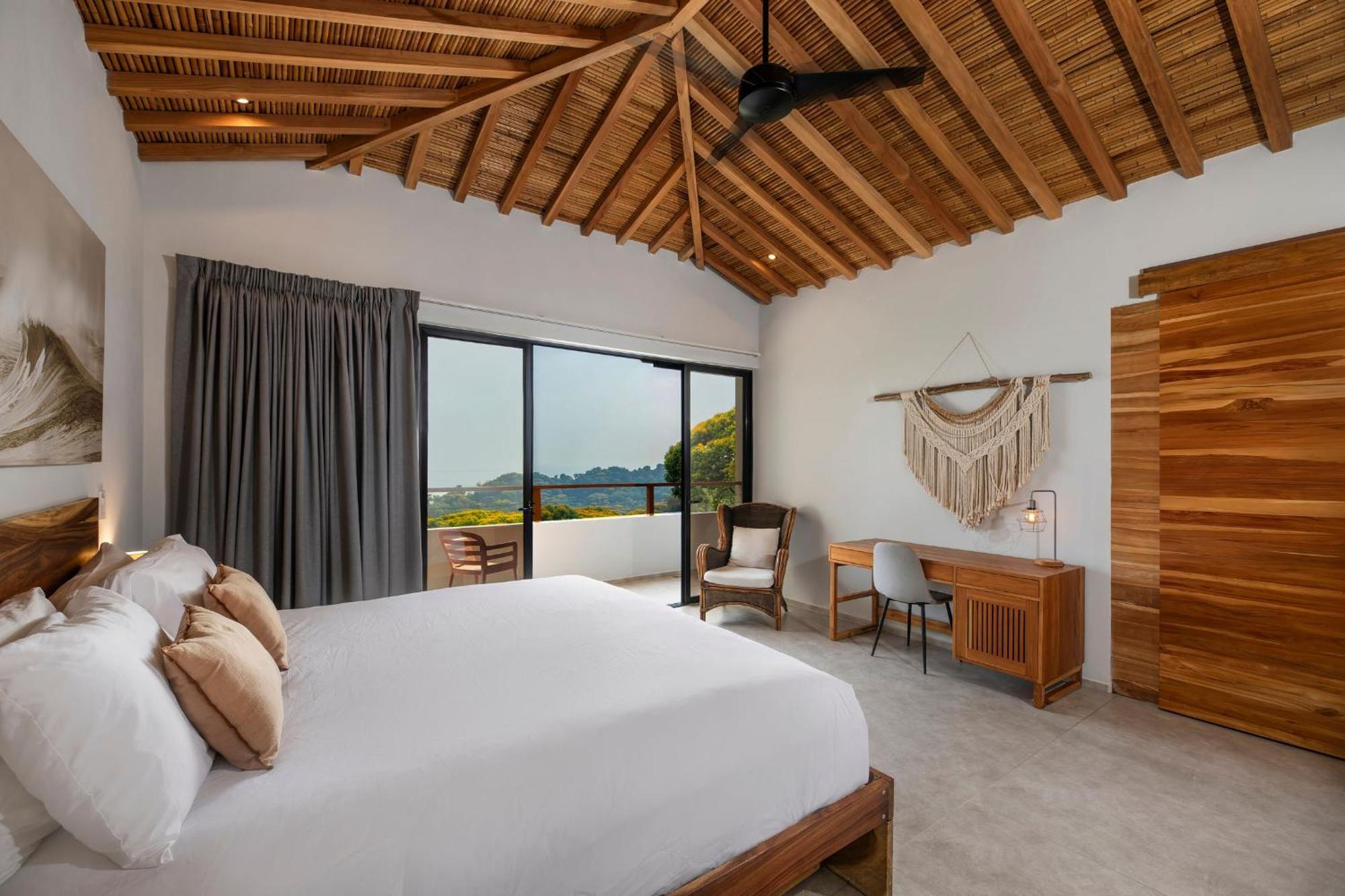 Villa Kanik - Luxury With Heavenly Views