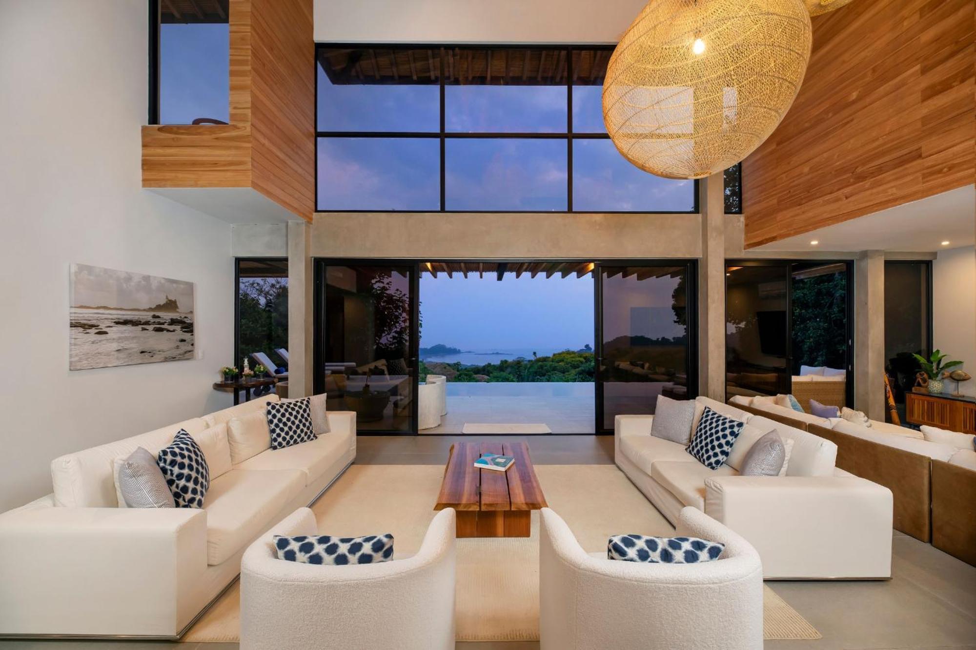 Villa Kanik - Luxury With Heavenly Views