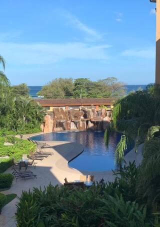 Sunrise #26 Priced 2br -ideal Location - Views Apartment