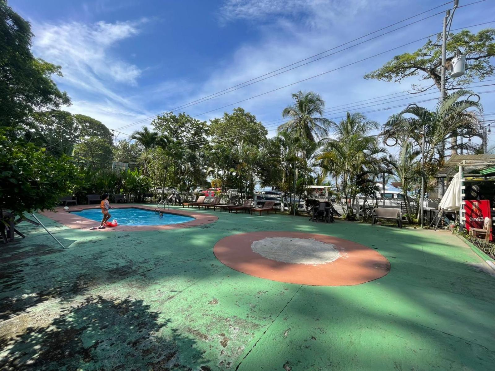 La Isla Hotel 2*