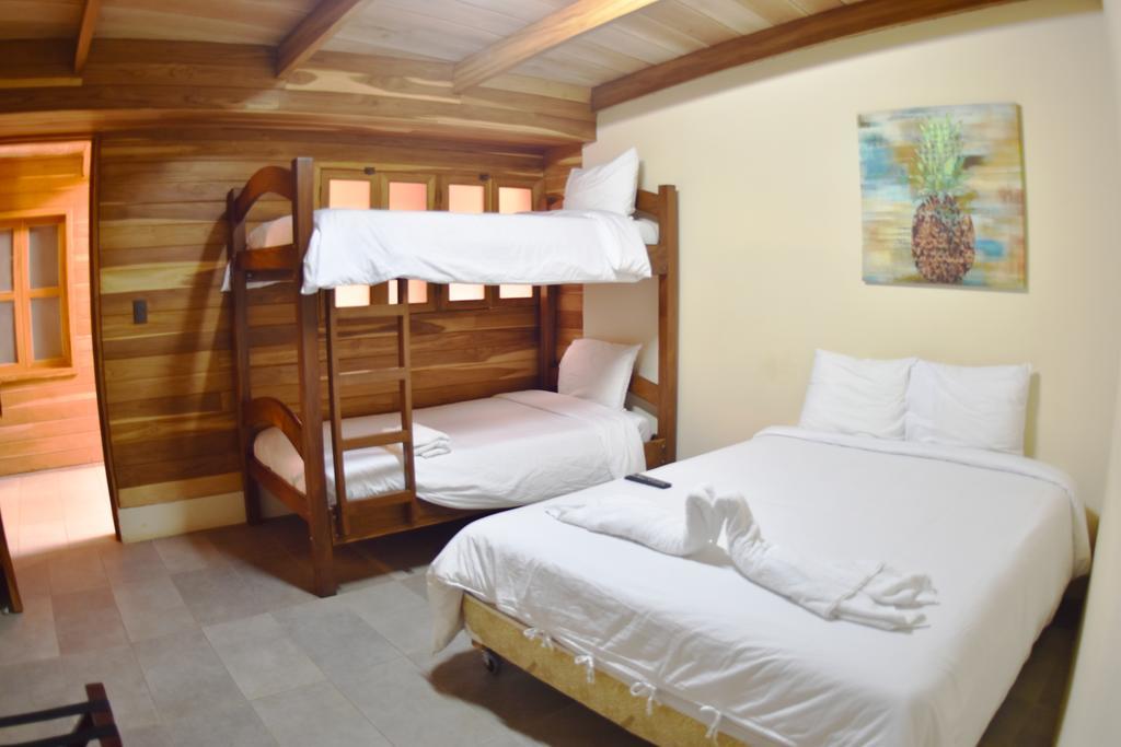 Hostel Casa Aura: Beachfront Premium *