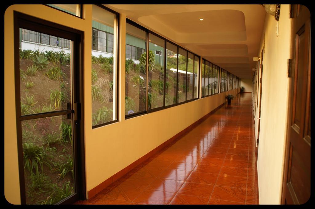 Brumas Hotel 2*