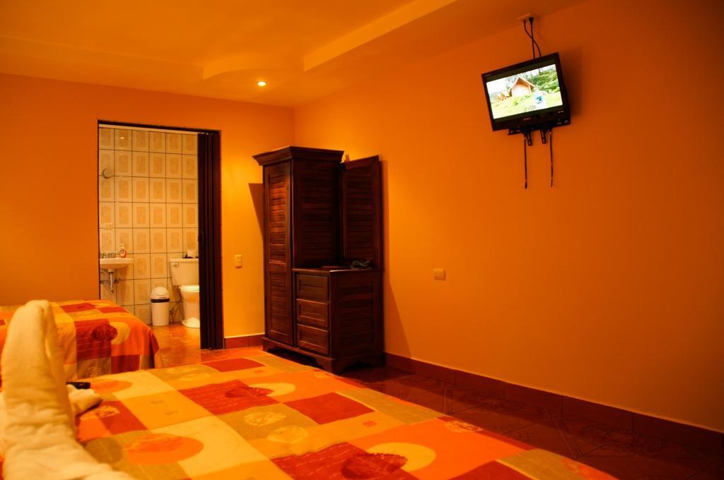 Brumas Hotel Cartago
