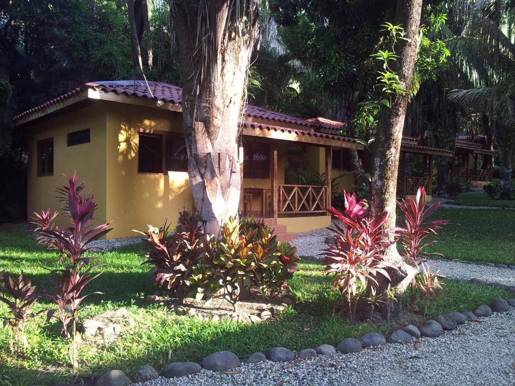 Esencia And Hotel