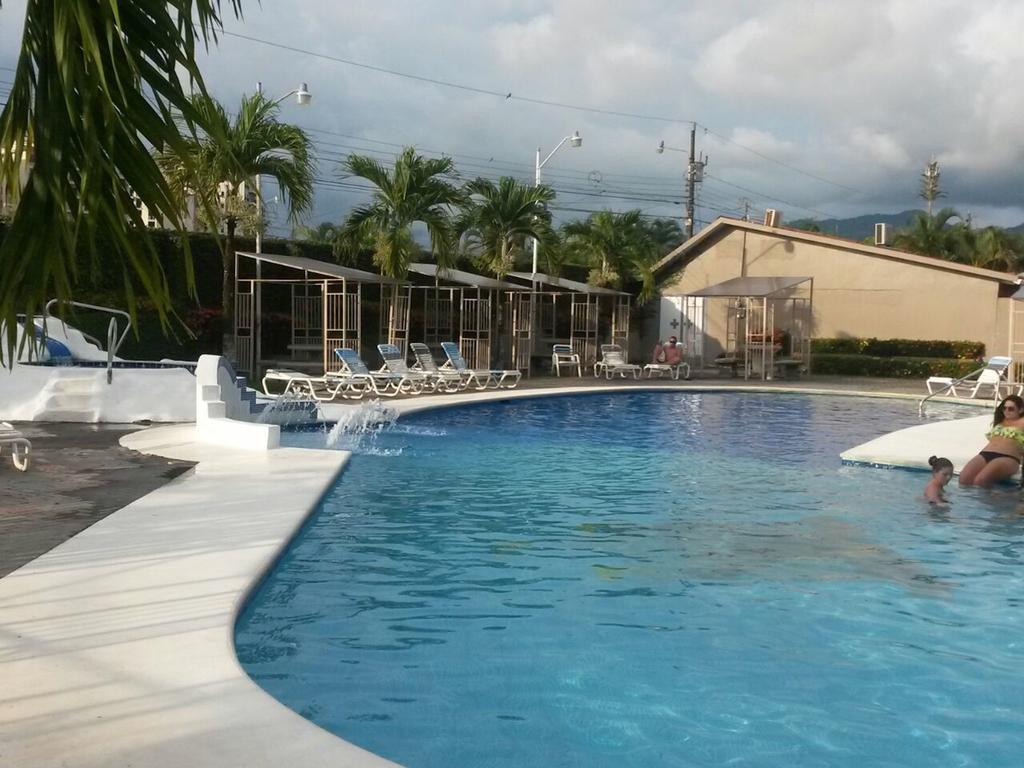 Tropical 2 *