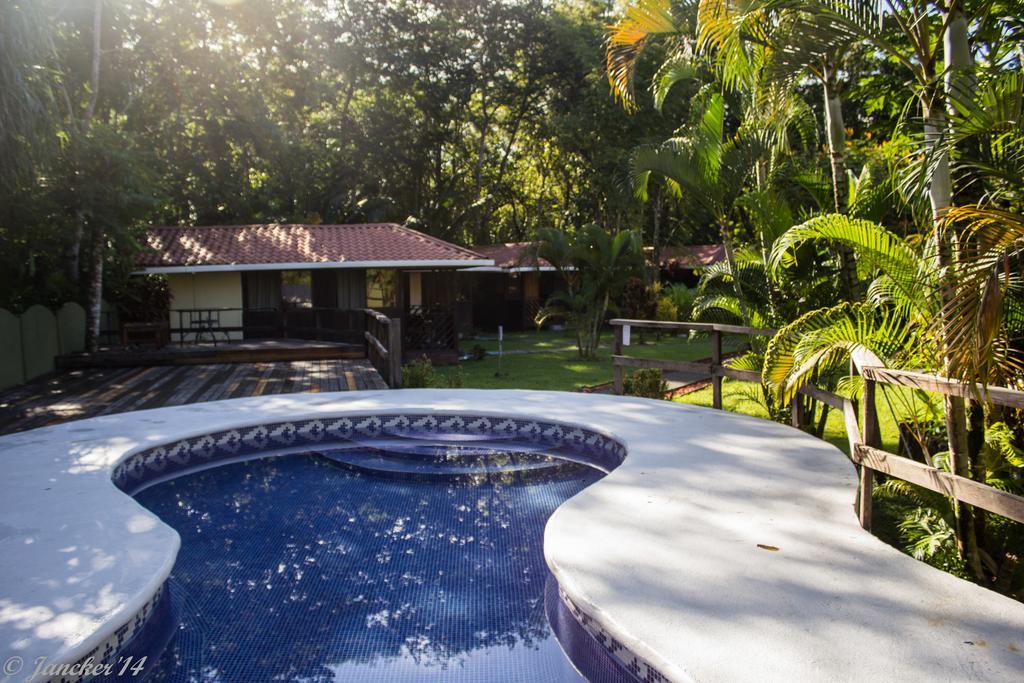 Lodge Kalea Yard