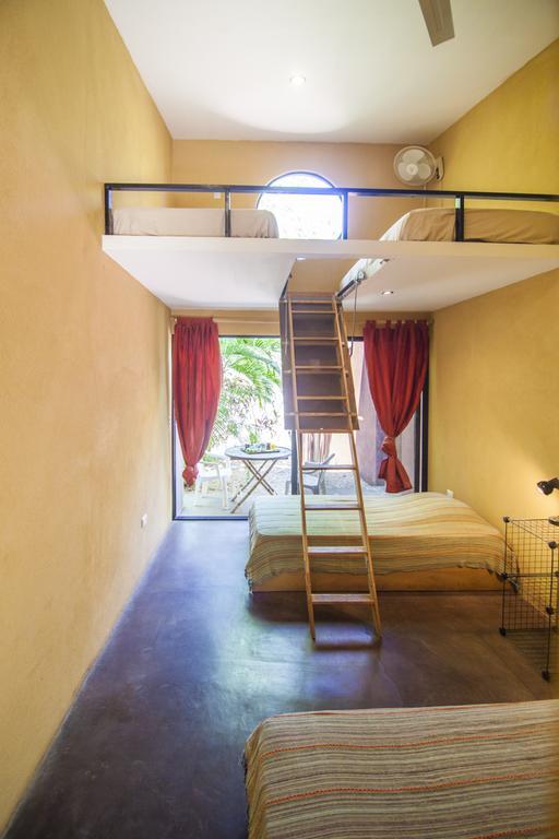 Cabinas Cada Luna Marbella