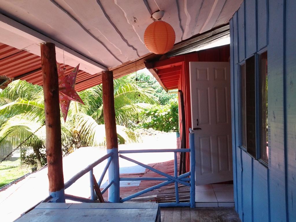 Hotel La Ballena Roja And Cafe